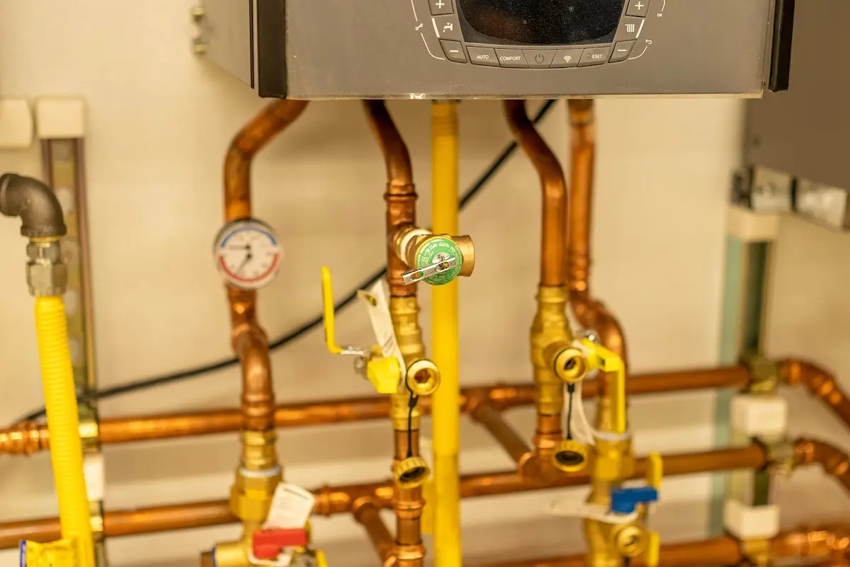 Licensed technician providing Sewer Cleanout for a homeowner in Hewitt